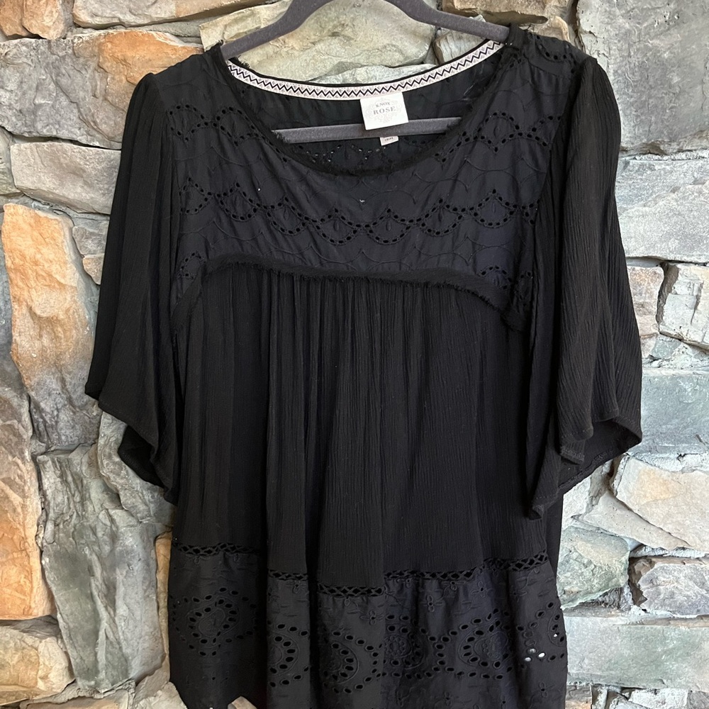 Avenue Black Lace Detail Women's Top